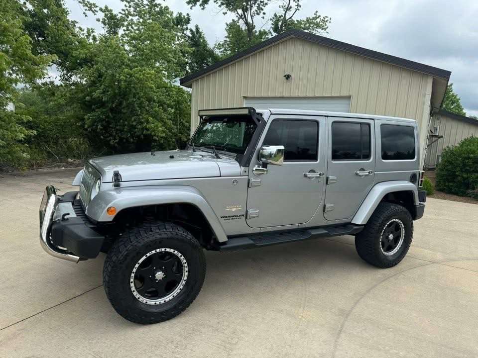 
								2013 Jeep Wrangler Sahara 4×4 full									