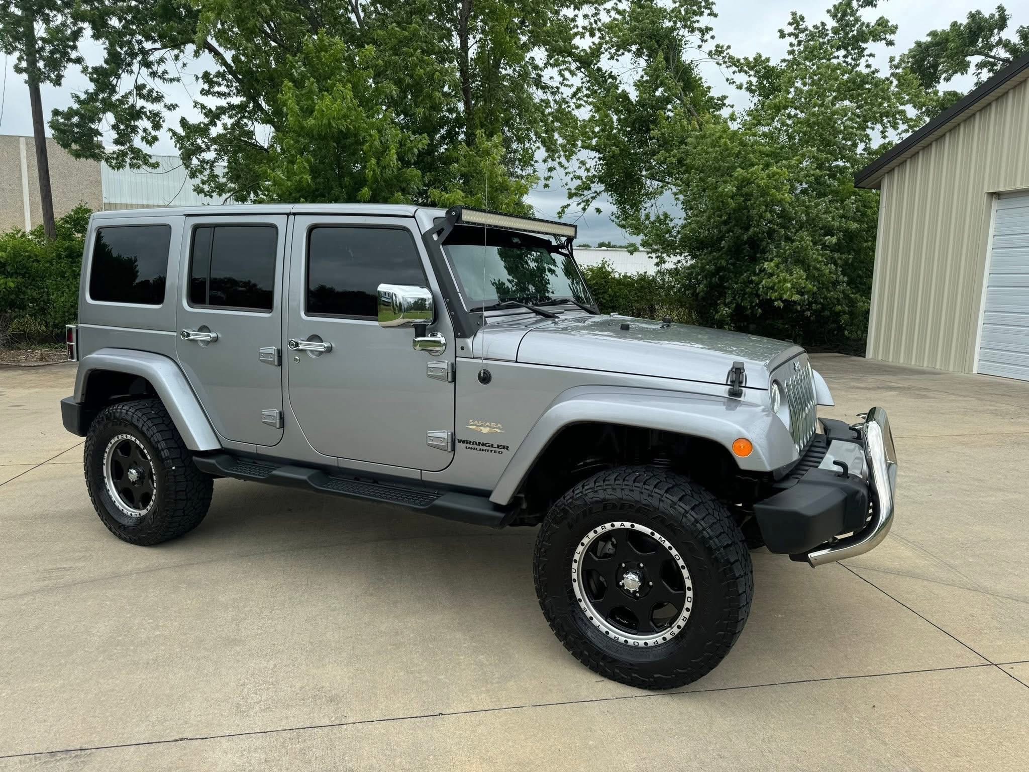 
								2013 Jeep Wrangler Sahara 4×4 full									