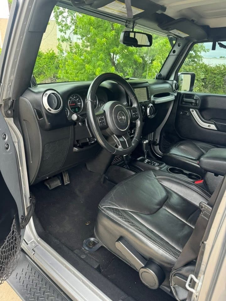 
								2013 Jeep Wrangler Sahara 4×4 full									