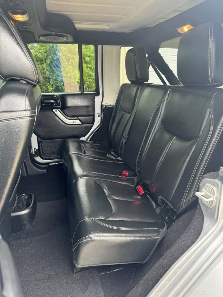 
								2013 Jeep Wrangler Sahara 4×4 full									