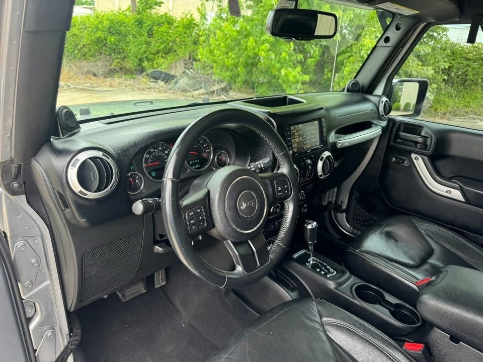
								2013 Jeep Wrangler Sahara 4×4 full									