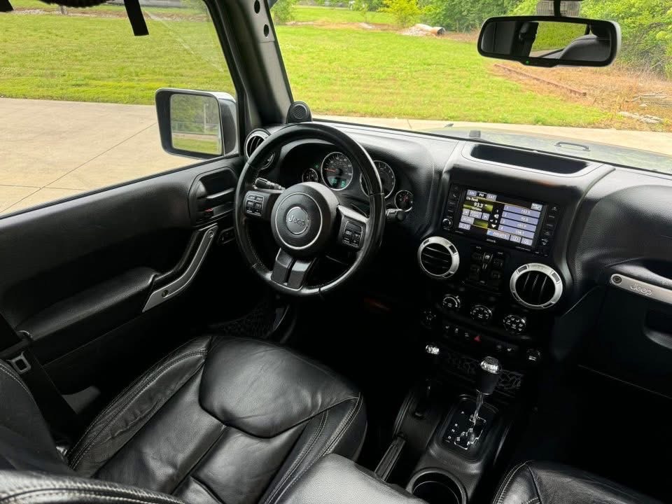 
								2013 Jeep Wrangler Sahara 4×4 full									