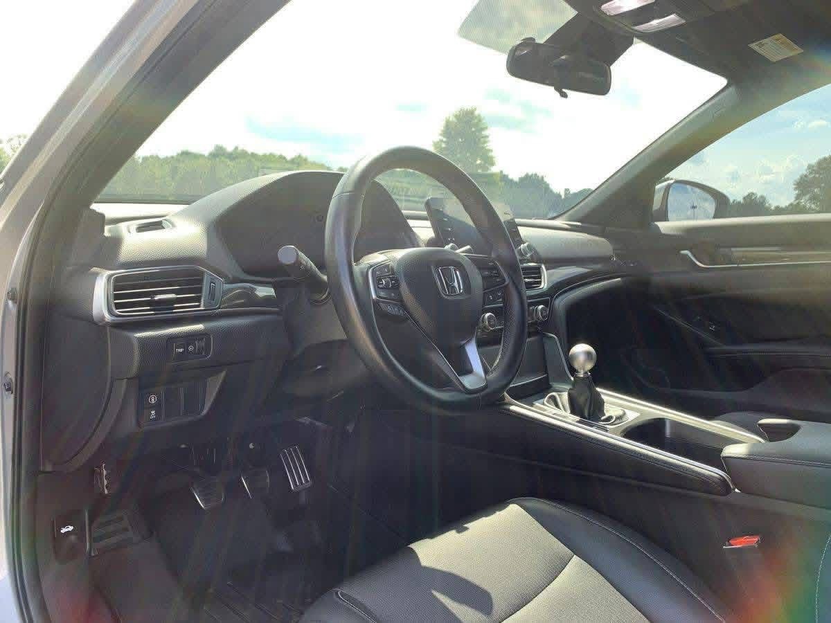 
								2018 Honda Accord 2.0T Sport full									