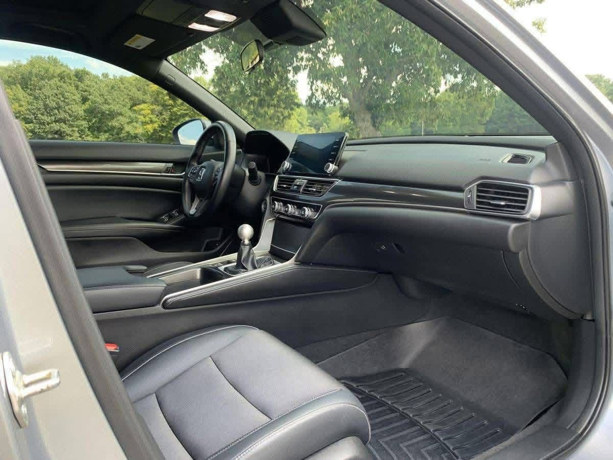 
								2018 Honda Accord 2.0T Sport full									