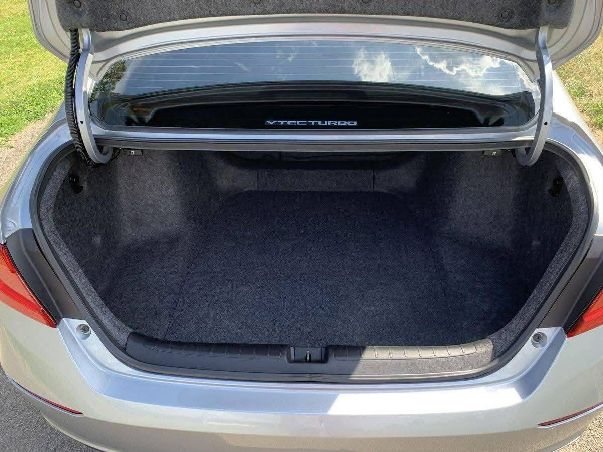 
								2018 Honda Accord 2.0T Sport full									