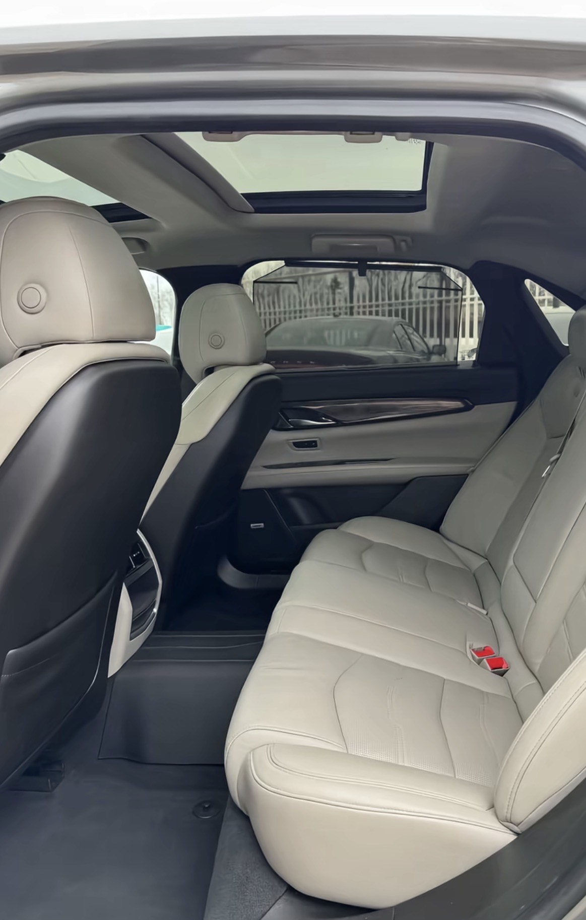 
								2016 Cadillac CT6 • 3.0 Twin Turbo Premium Luxury Sedan 4D full									