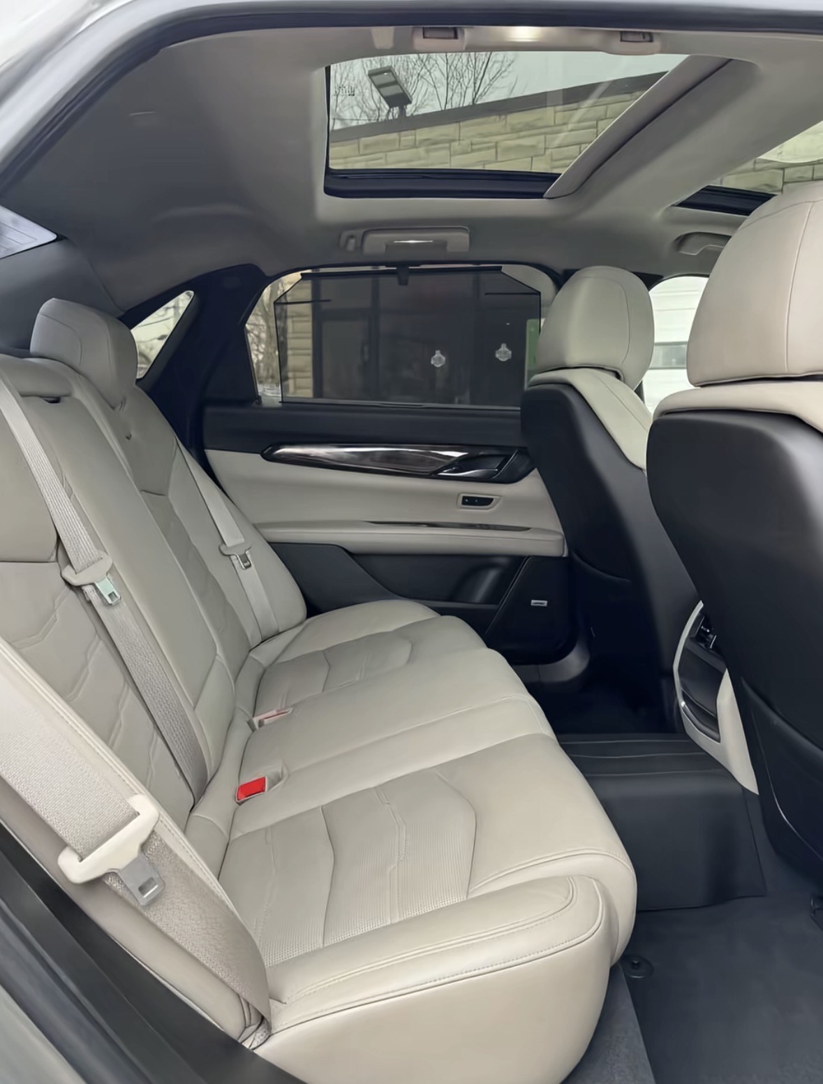 
								2016 Cadillac CT6 • 3.0 Twin Turbo Premium Luxury Sedan 4D full									