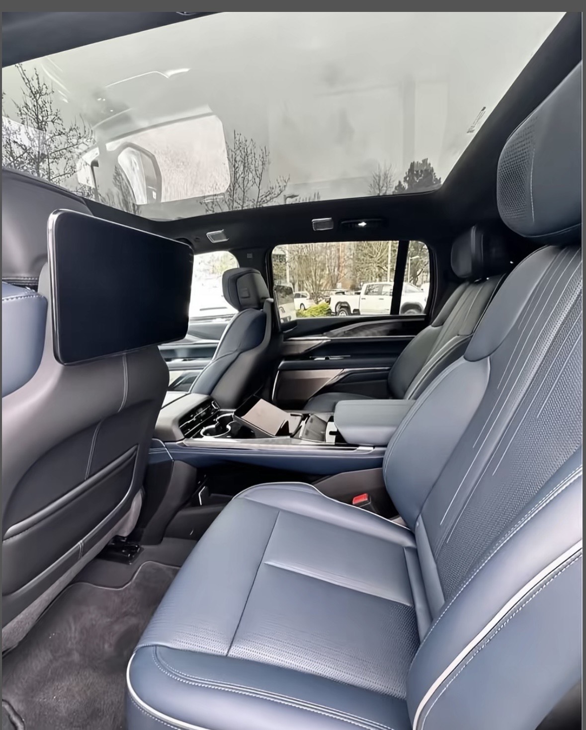 
								2026 Cadillac Escalade IQ Grand Luxury SUV EV full									